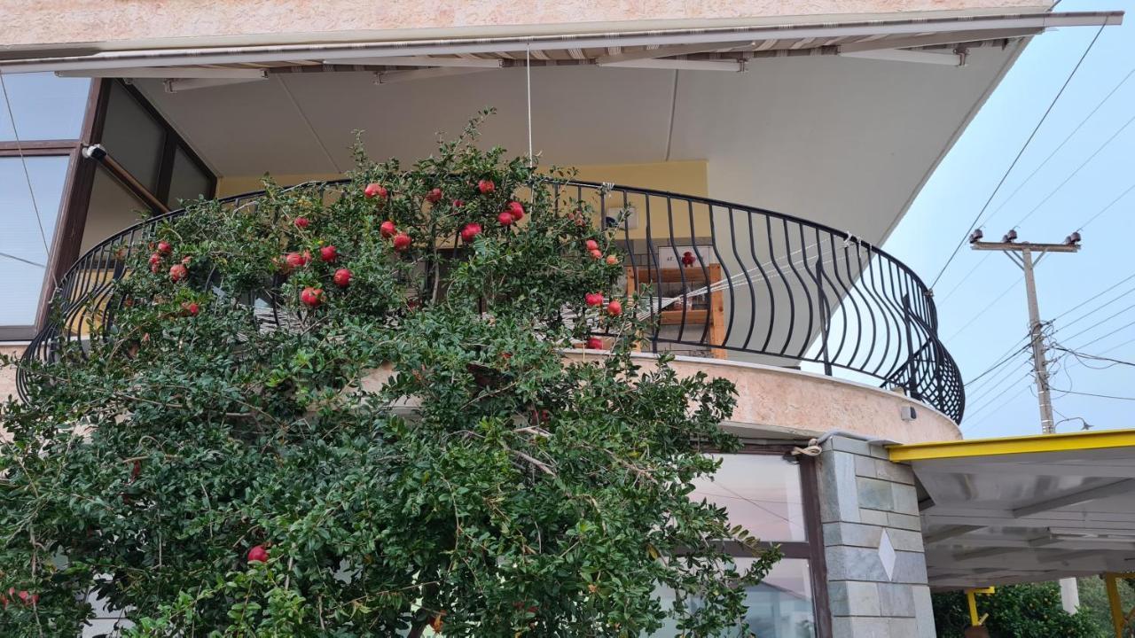 Villa George - Family Holidays Néa Mákri Exterior photo