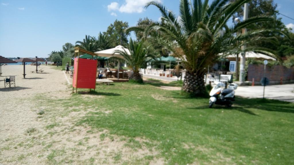 Villa George - Family Holidays Néa Mákri Exterior photo