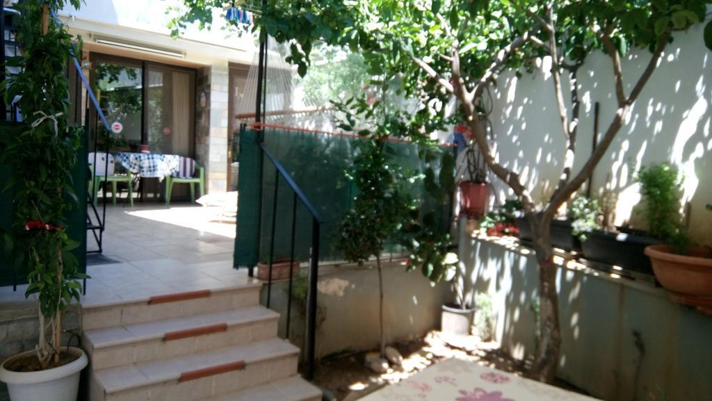 Villa George - Family Holidays Néa Mákri Exterior photo